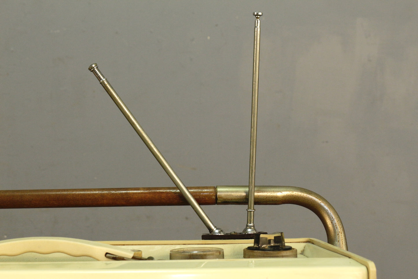 1970s General Electric Television With Stand - ONLINE ONLY