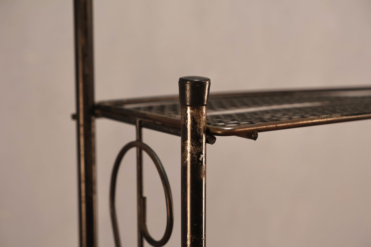 Curled Black Wire 4-Tier Shelf
