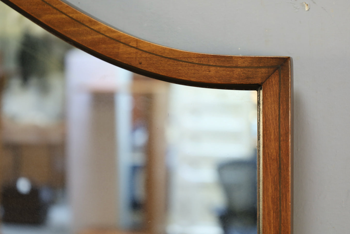 Elegant Curve-Top Mirror