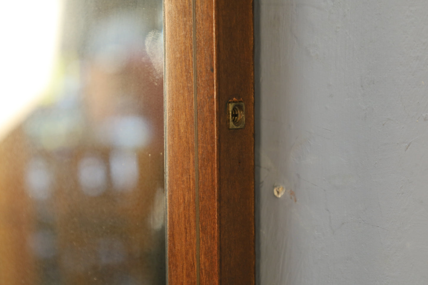Elegant Curve-Top Mirror