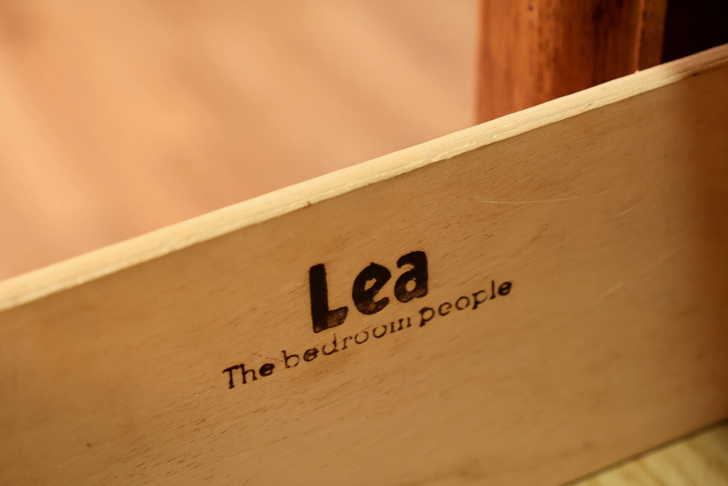 Lea Oak & Laminate 4-Drawer Desk