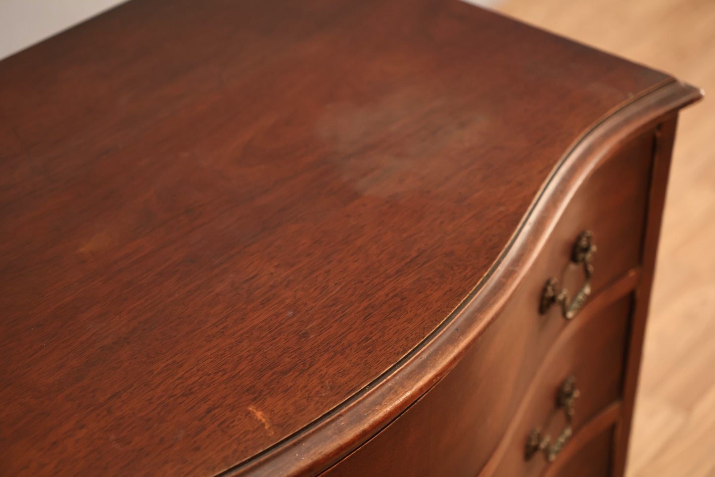 Mahogany Serpentine 4-Drawer Commode