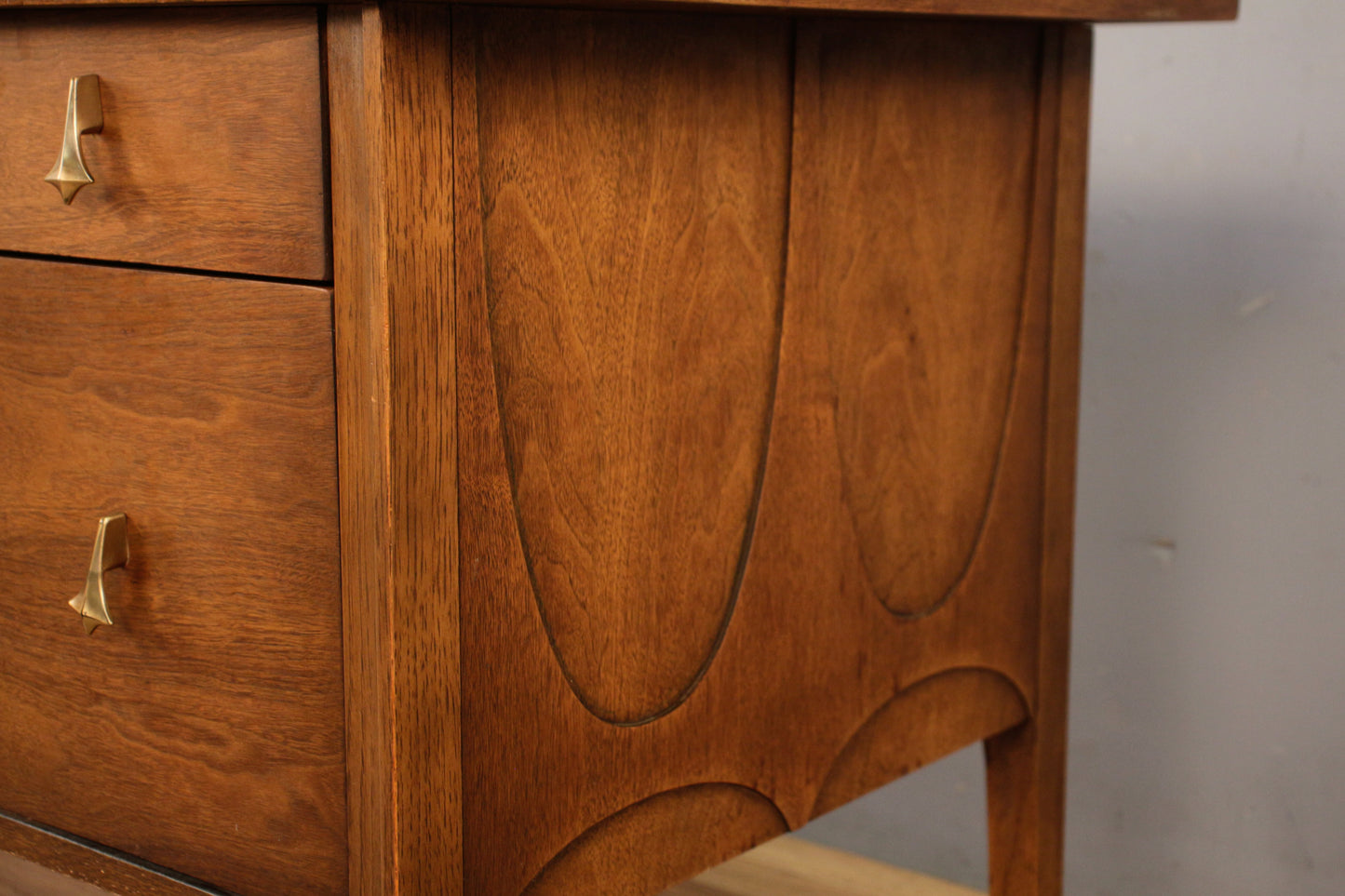 Broyhill Brasilia Walnut 5-Drawer Desk