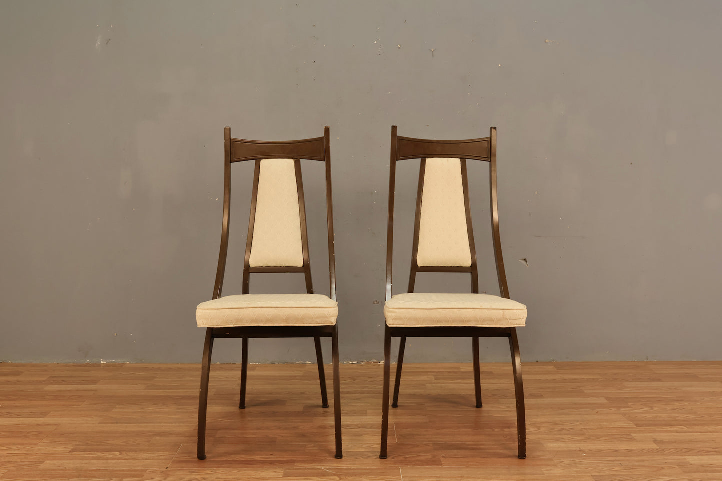 Mid Century Hourglass Ivory Side Chair