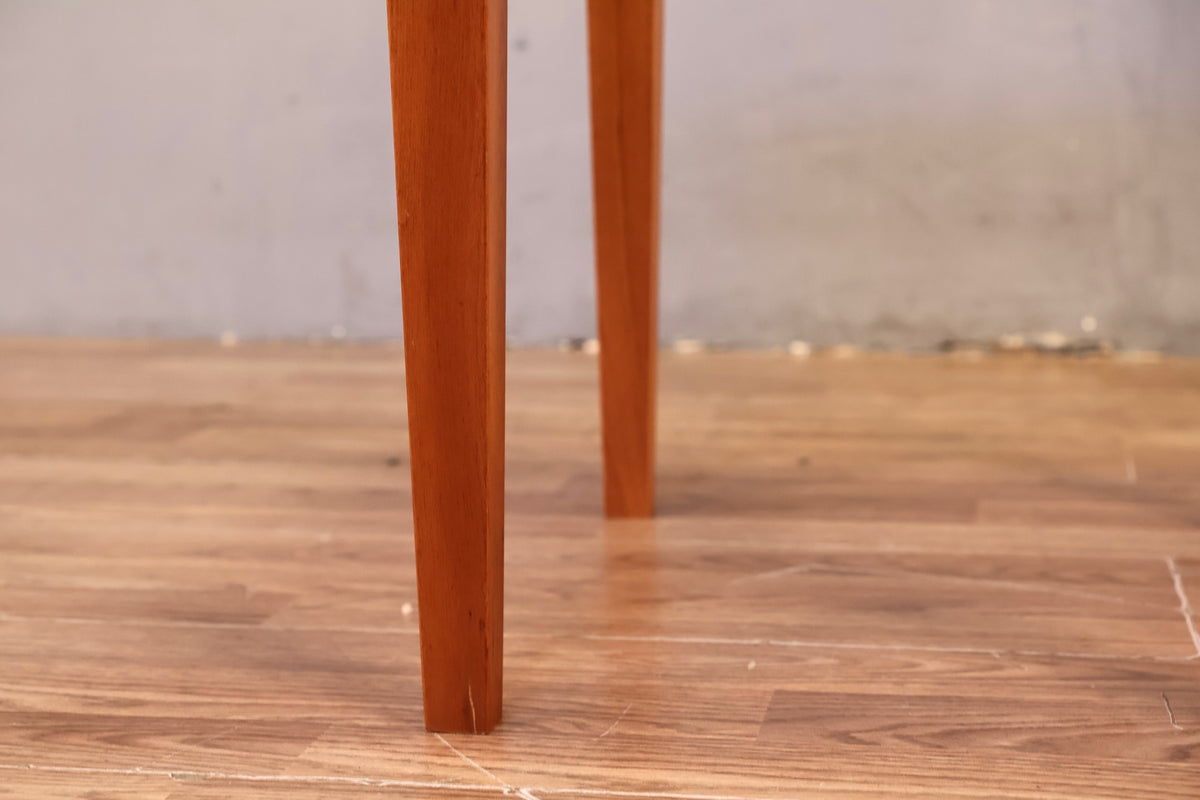 Simple 2-Tier End Table
