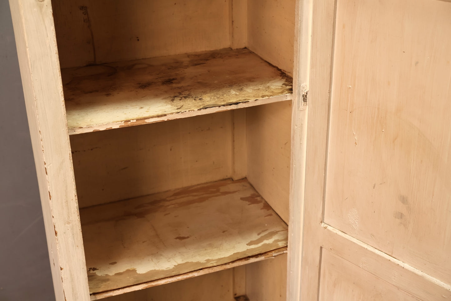 Rustic White 5-Tier Locker