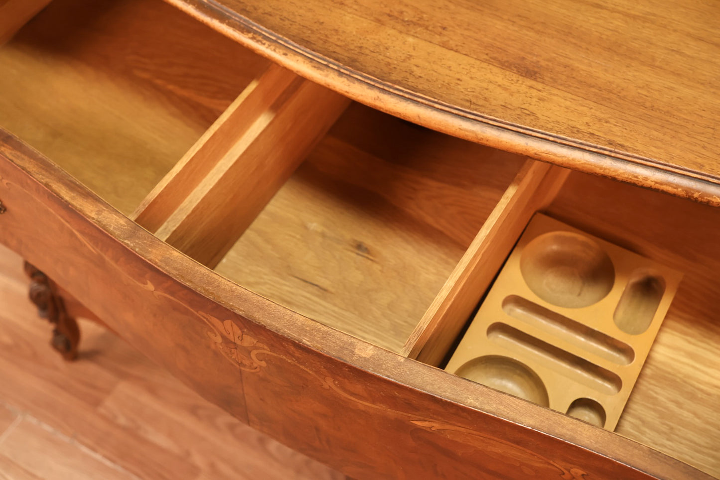Ornate Inlaid 4-Drawer Dresser