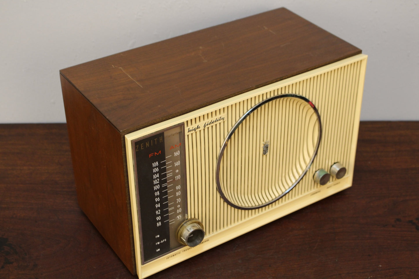 1960s Zenith Prop Radio