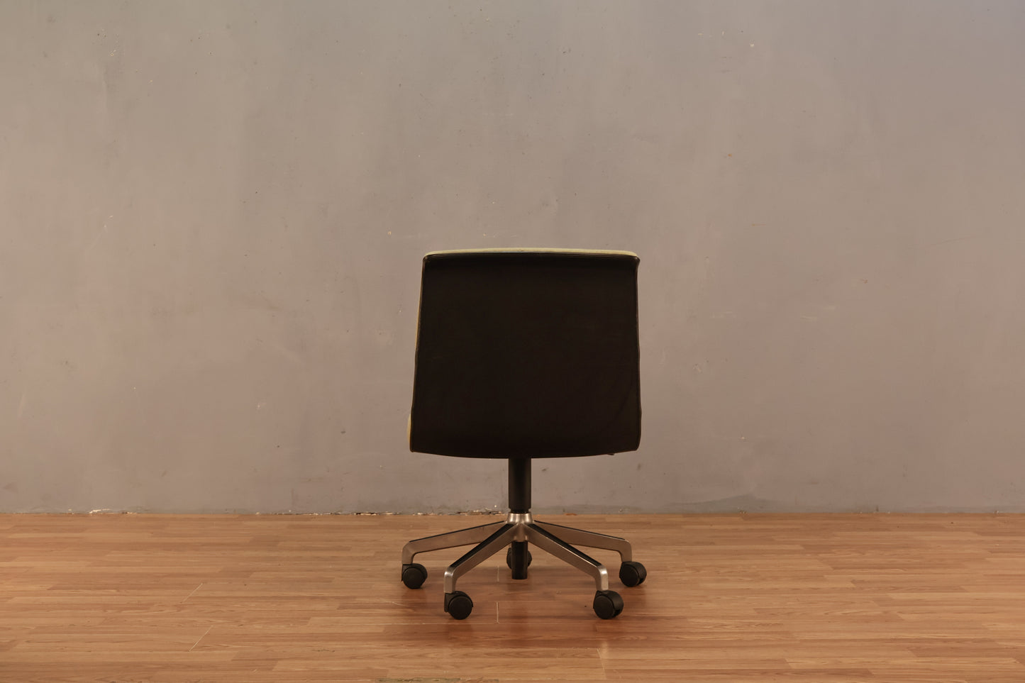 Modern Honeydew Swivel Desk Chair - ONLINE ONLY