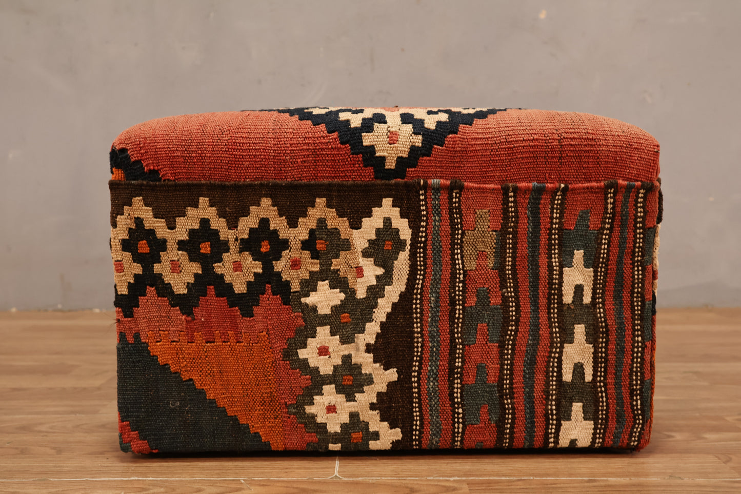 Kilim Ottoman H