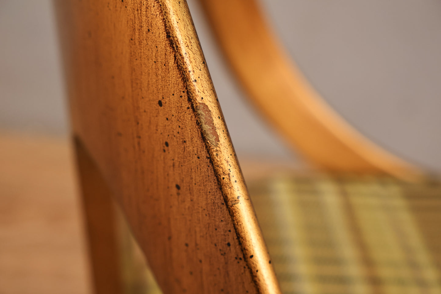 English-Style Spoon-Back Slipper Chair