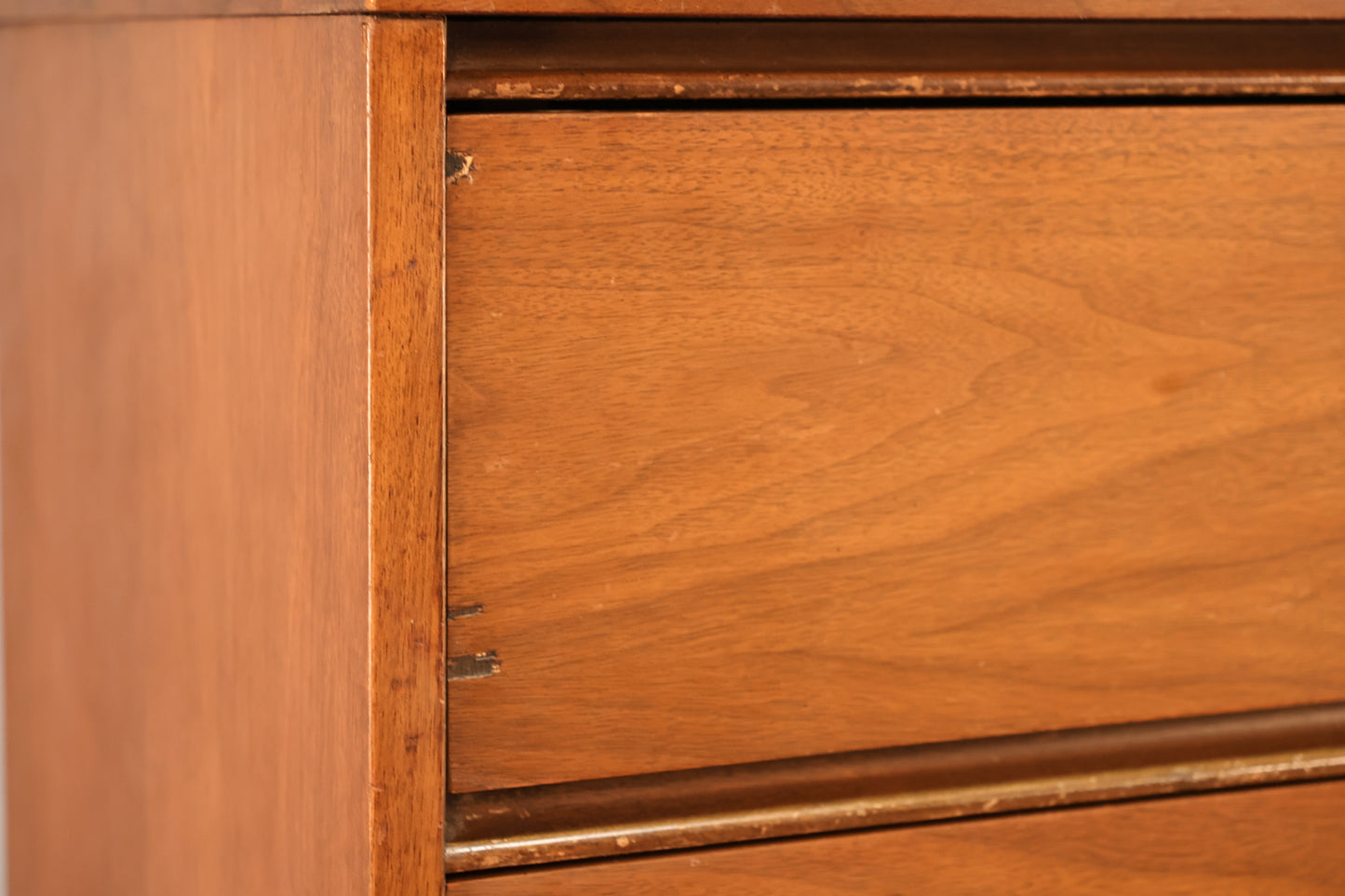 Mid Century Walnut & Laminate 4-Drawer Dresser