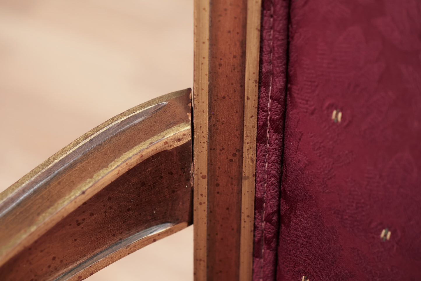 Provincial Plum Settee