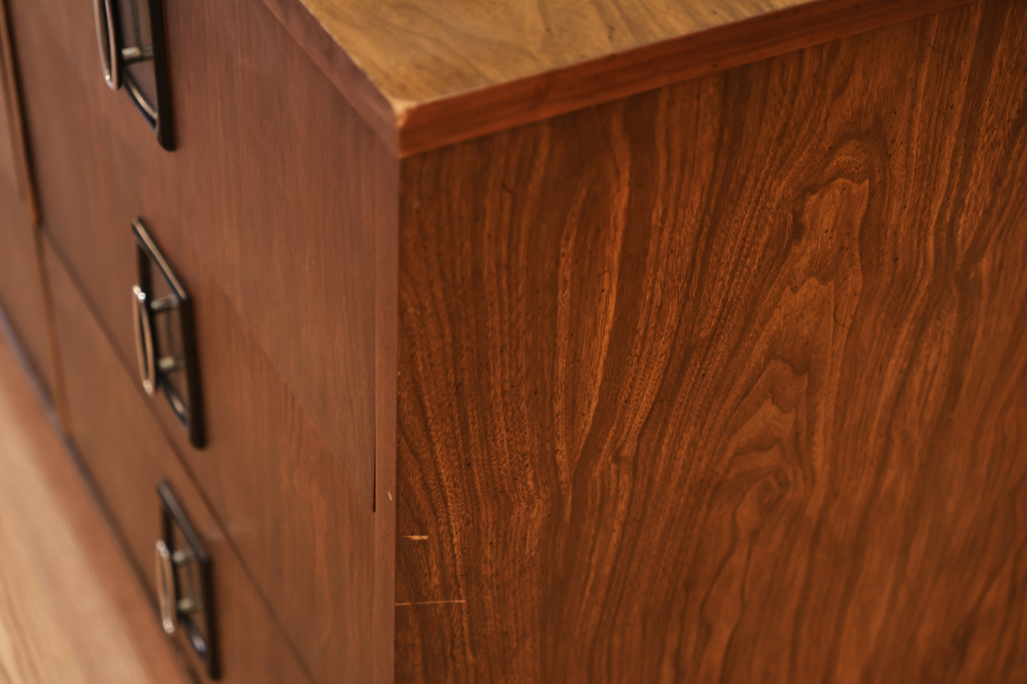 Mid Century Laminate & Black 9-Drawer Dresser