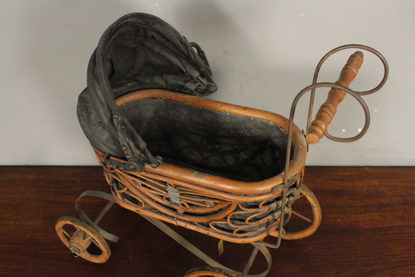 Victorian Baby Doll Carriage