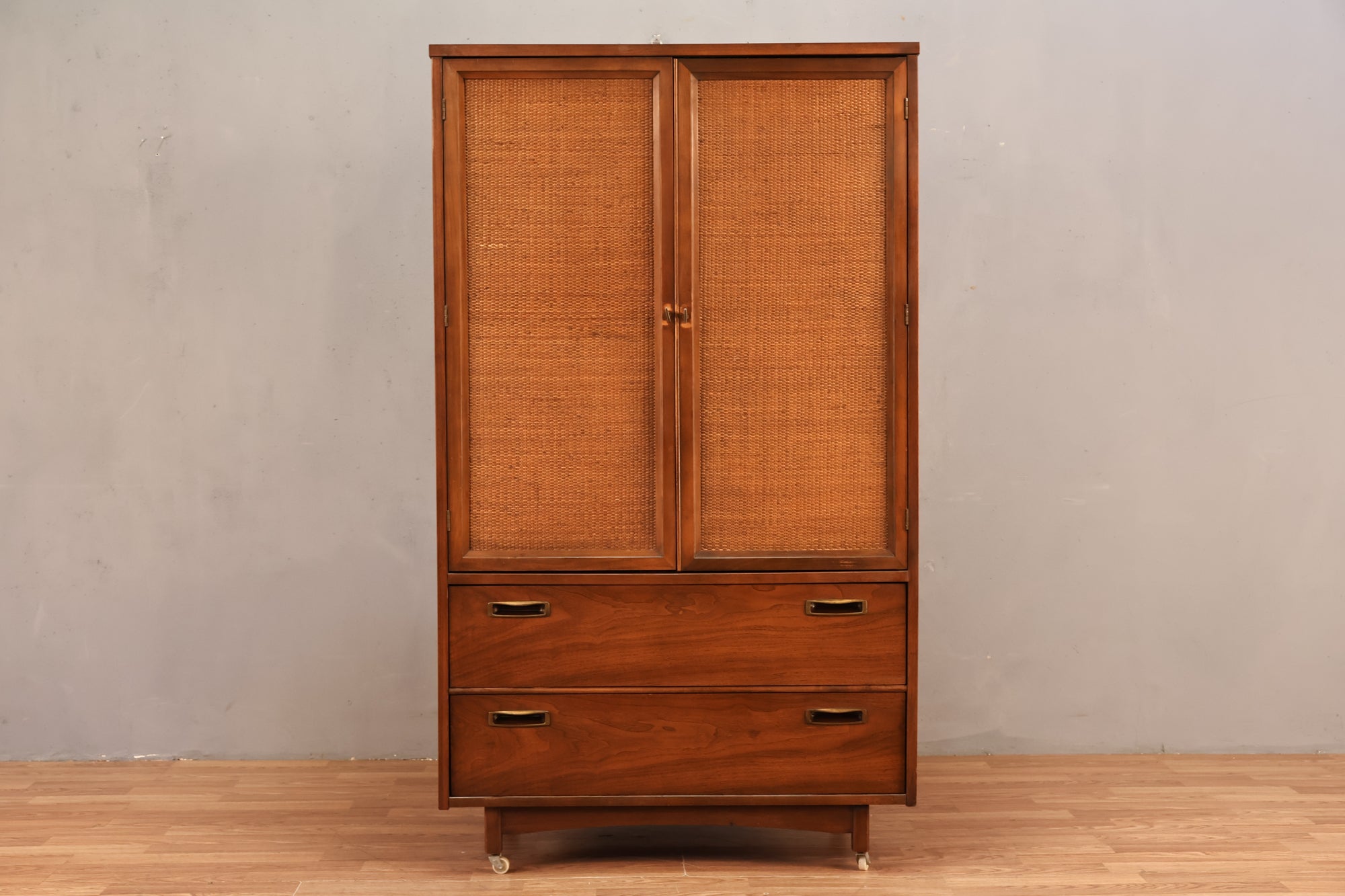 Mid Century Walnut & Laminate 5-Drawer Bachelor's Chest – Furnish