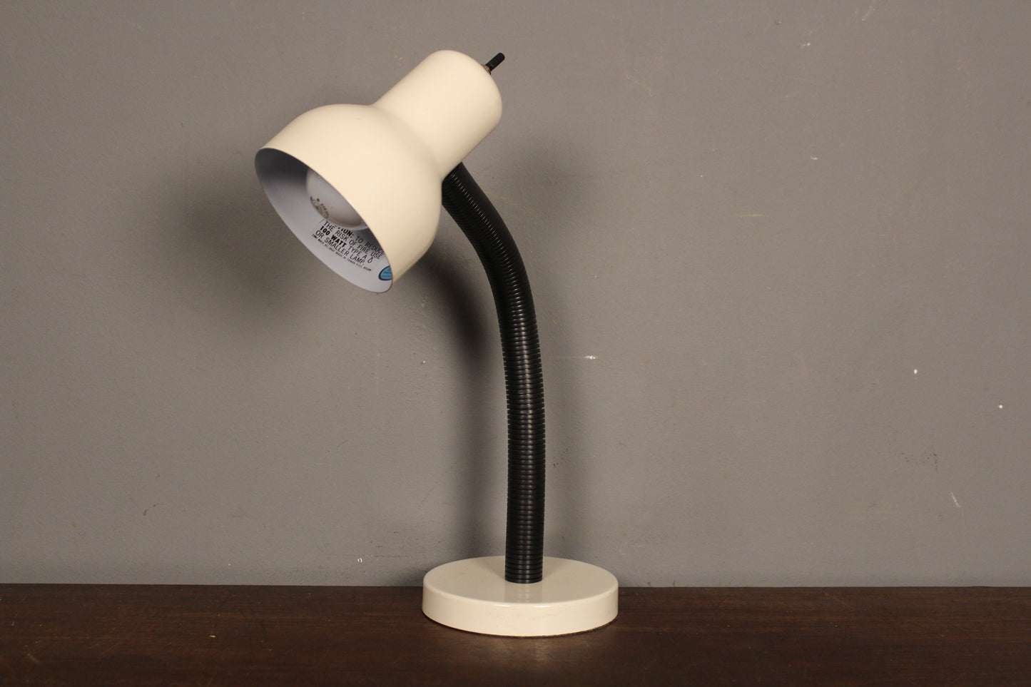 Mod White Metal Gooseneck Desk Lamp