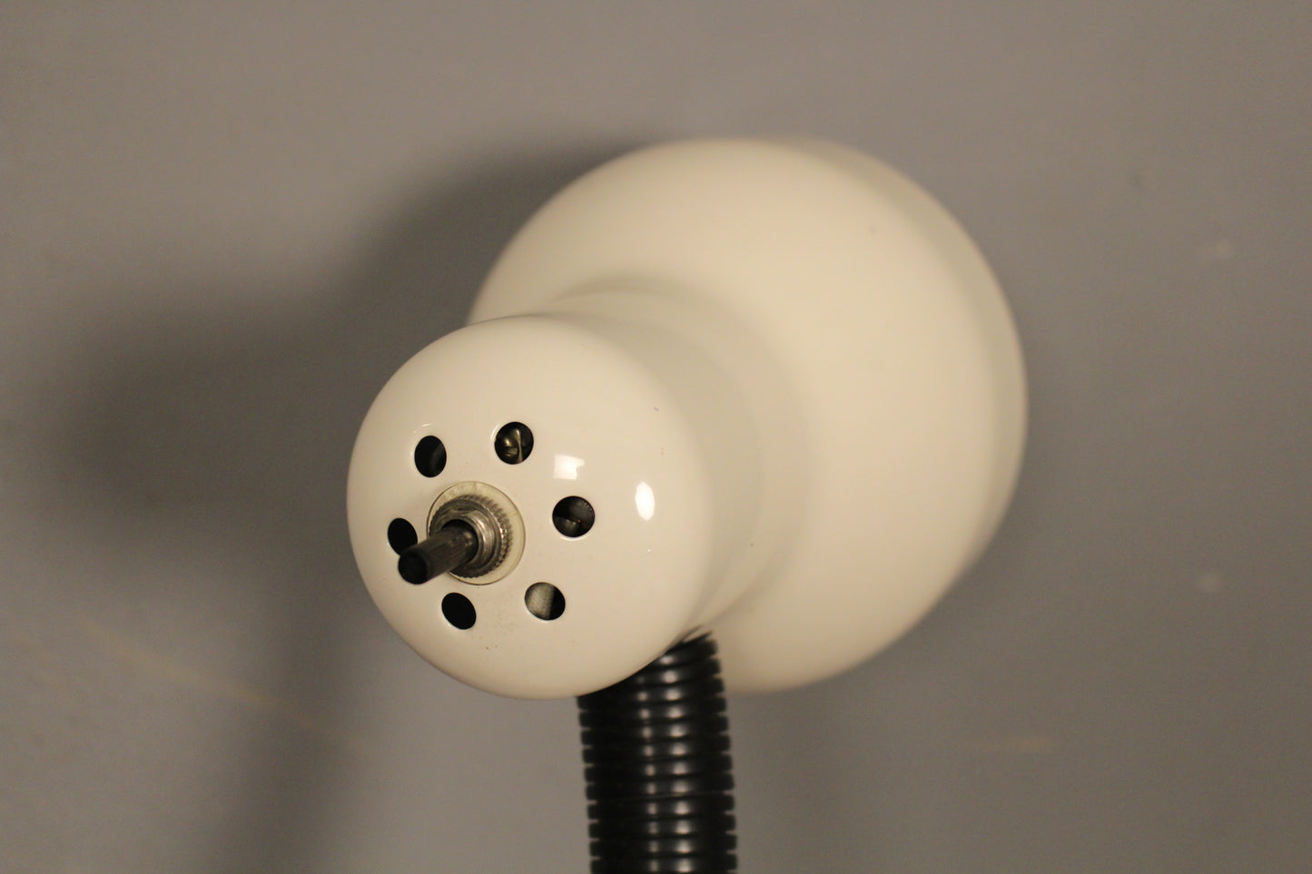 Mod White Metal Gooseneck Desk Lamp