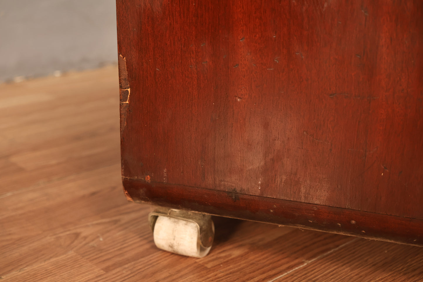 Antique Mahogany 5-Drawer Dresser