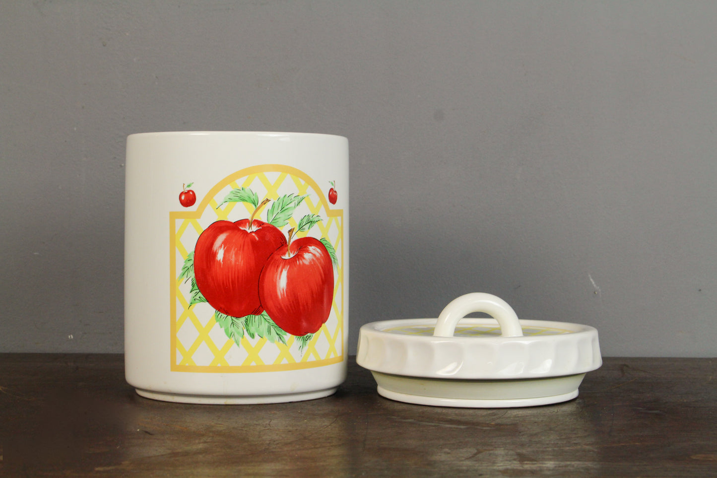 Himark Country Apple Ceramic Jar