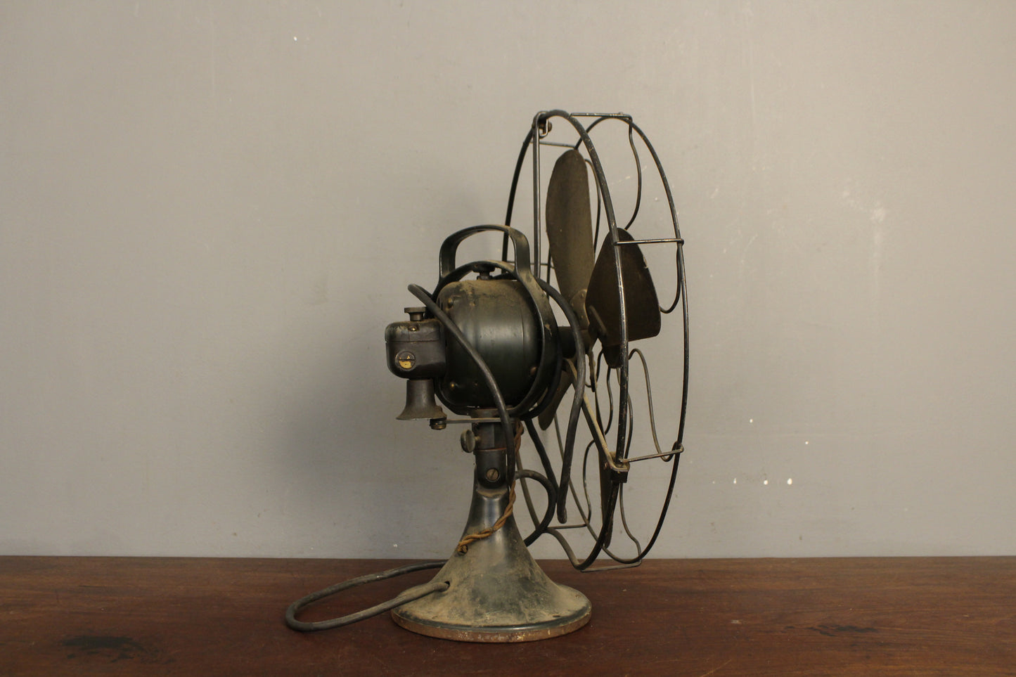 Prop Antique General Electric Table Fan