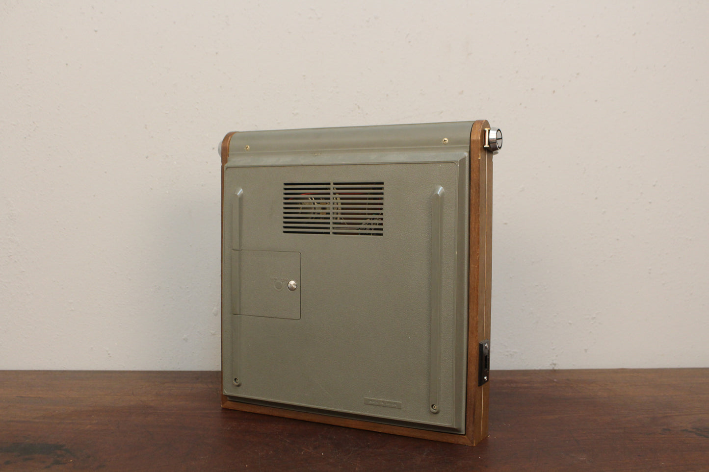 1970s Robin Prop Portable Turntable
