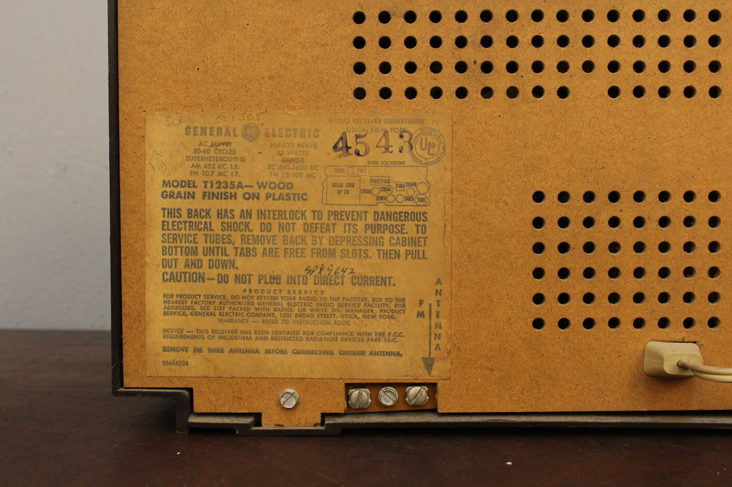 1960s Prop General Electric Radio