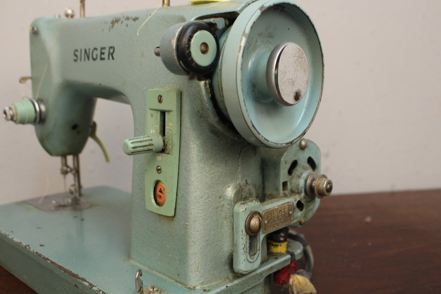 1960s Mint Singer Sewing Machine