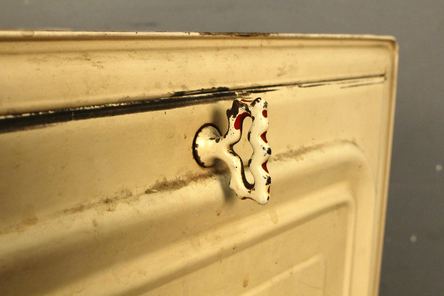 "Gardener" Two-Tier Bread Box