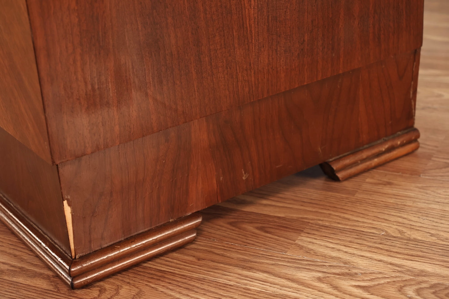 Lane Deco Cedar Chest