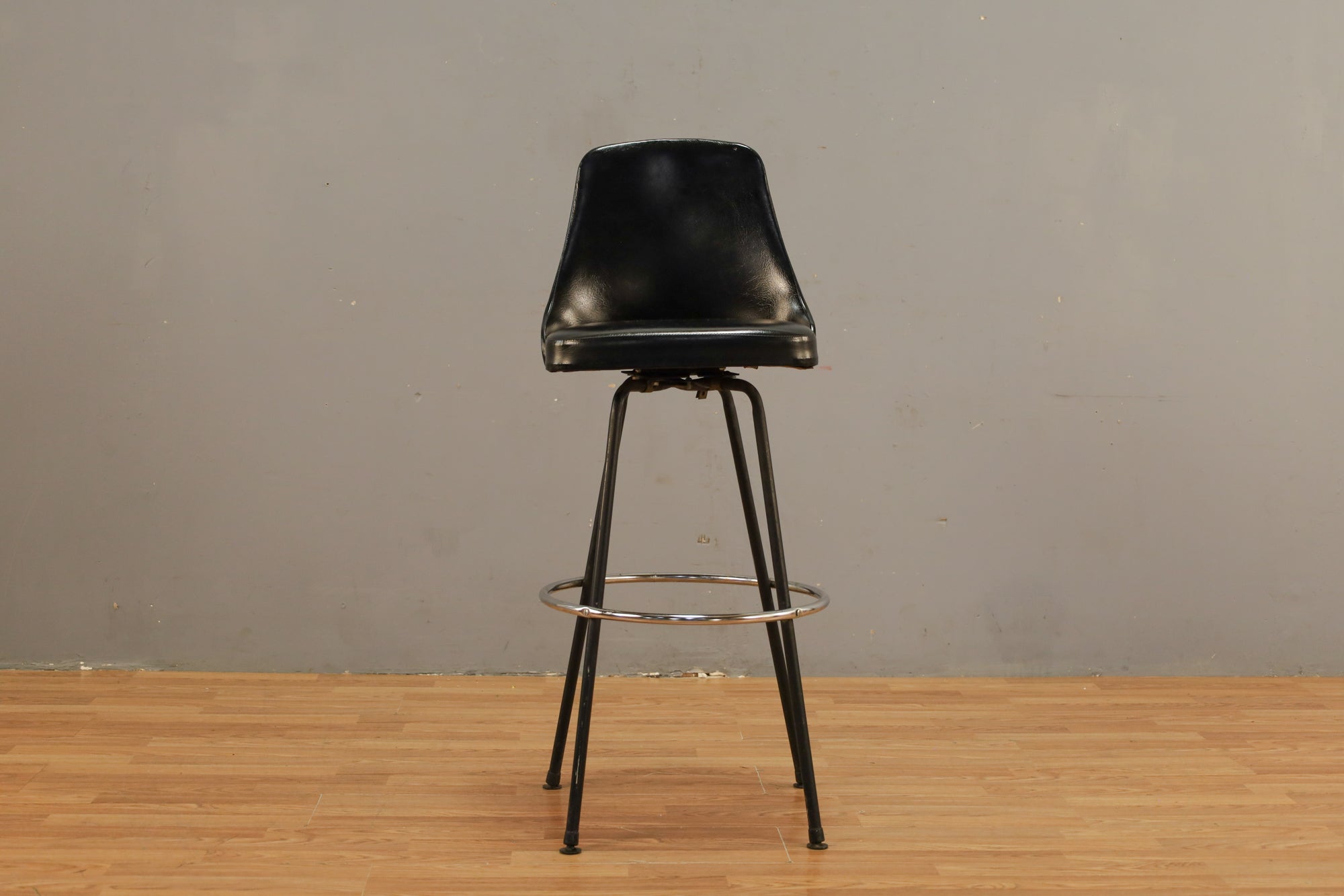 Cosco Black & Chrome Bar Stool R – Furnish Green