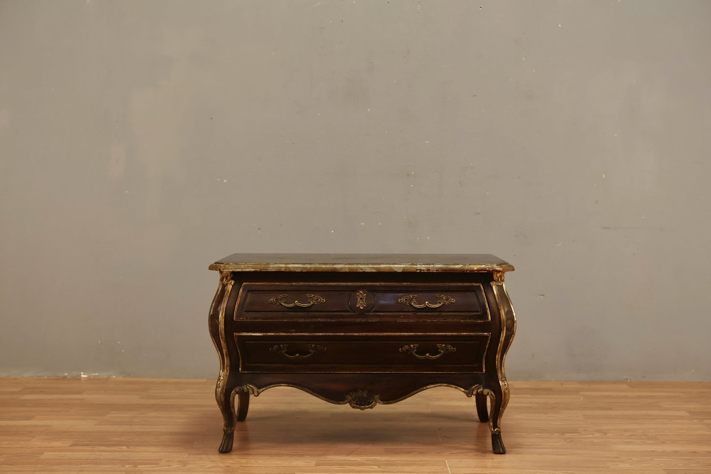 Low Heritage 2-Drawer Bombe Chest