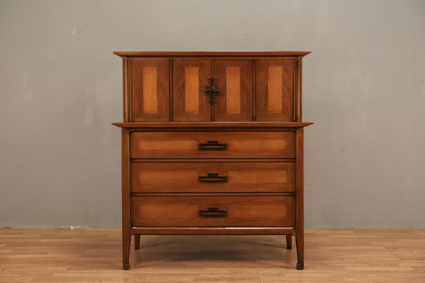 Regal Walnut 4-Drawer Bachelor's Chest