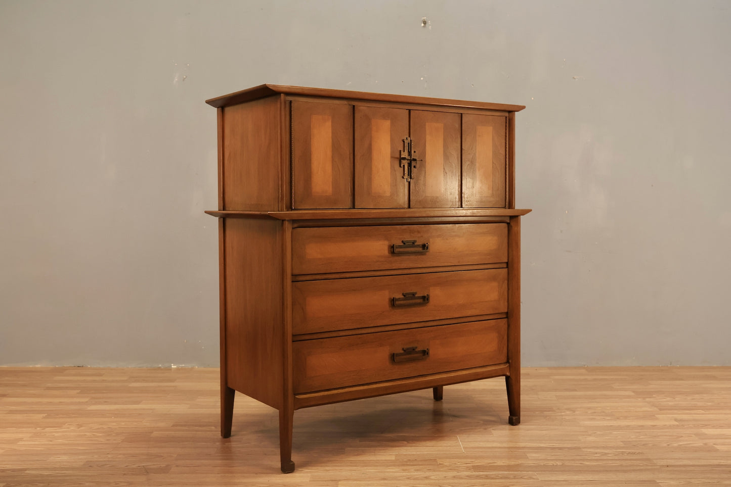 Regal Walnut 4-Drawer Bachelor's Chest