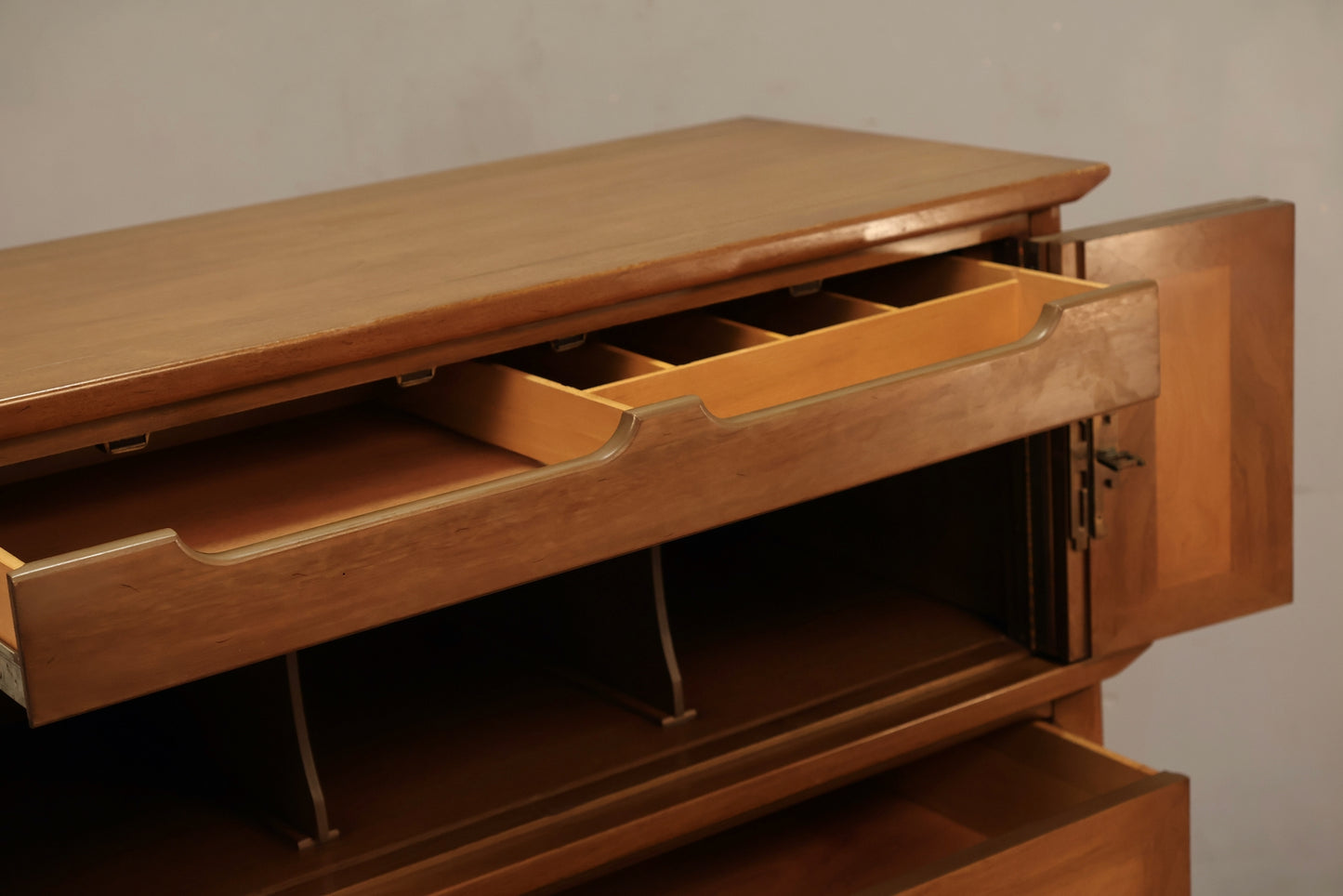 Regal Walnut 4-Drawer Bachelor's Chest