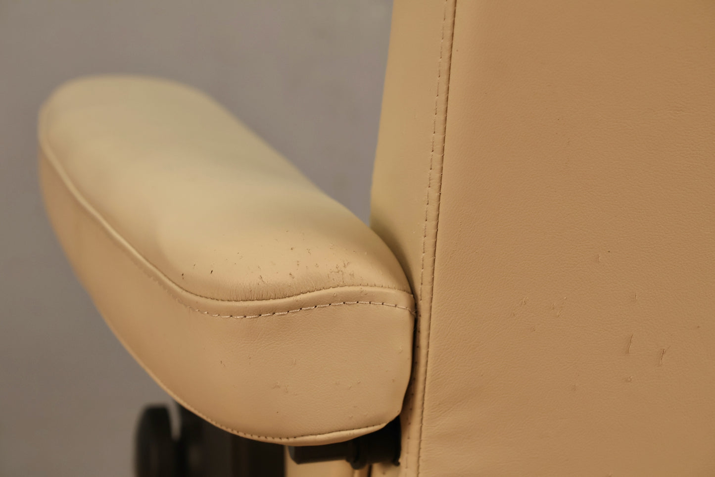 Ivory Leather Ekornes Lounge Chair & Ottoman