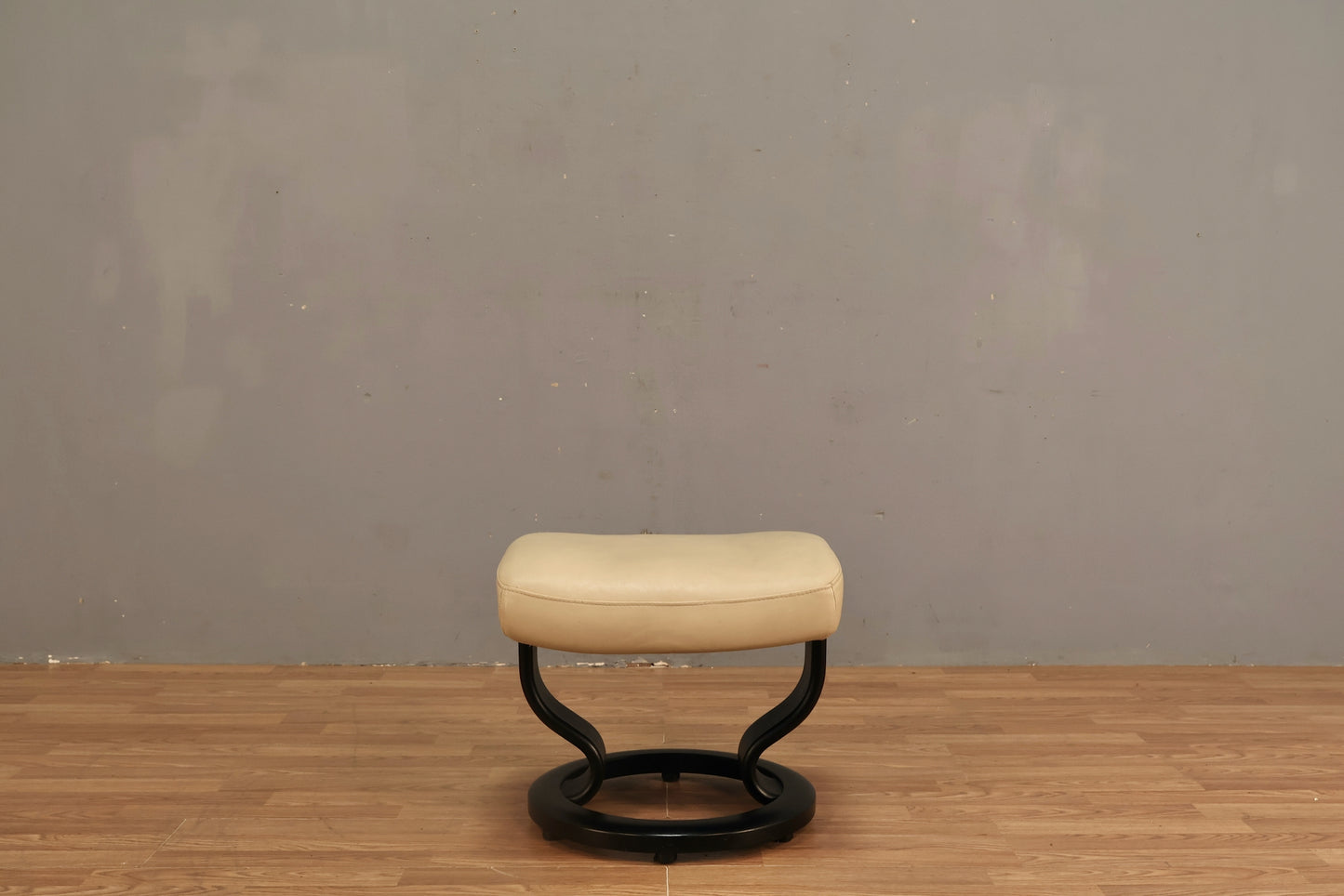 Ivory Leather Ekornes Lounge Chair & Ottoman