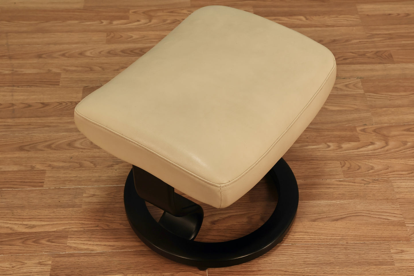 Ivory Leather Ekornes Lounge Chair & Ottoman