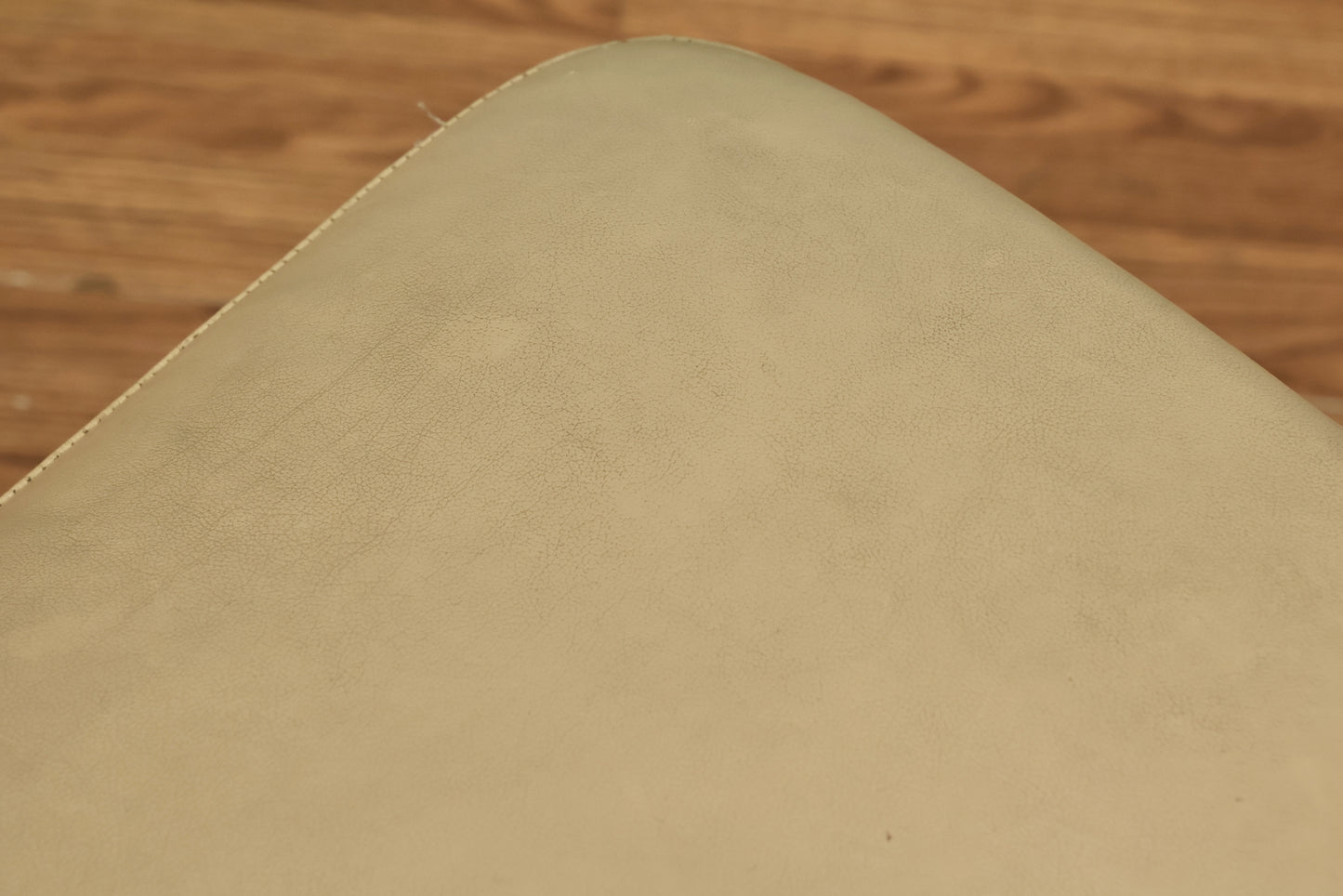 Ivory Leather Ekornes Lounge Chair & Ottoman