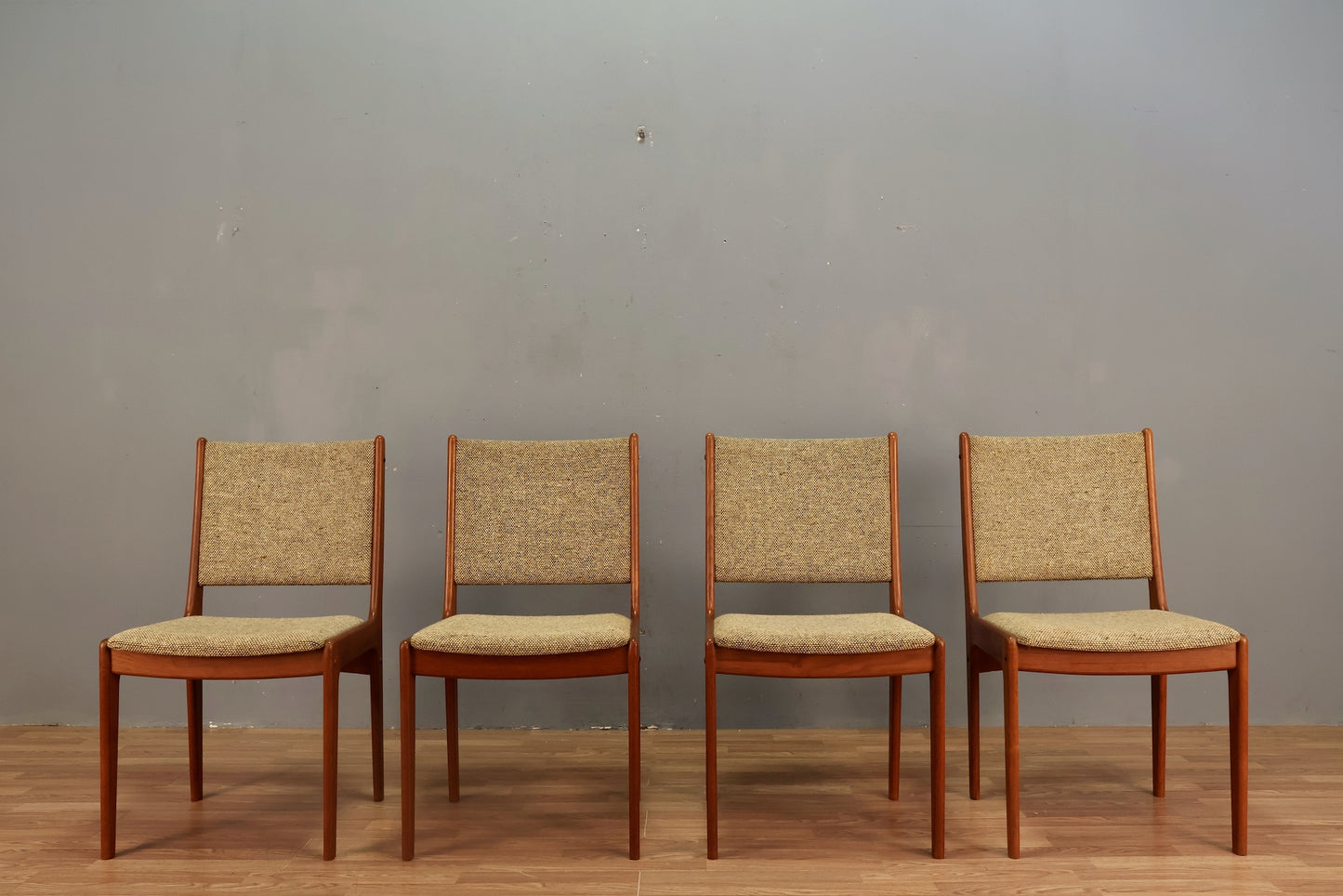 Mid Century Teak & Oatmeal Side Chair