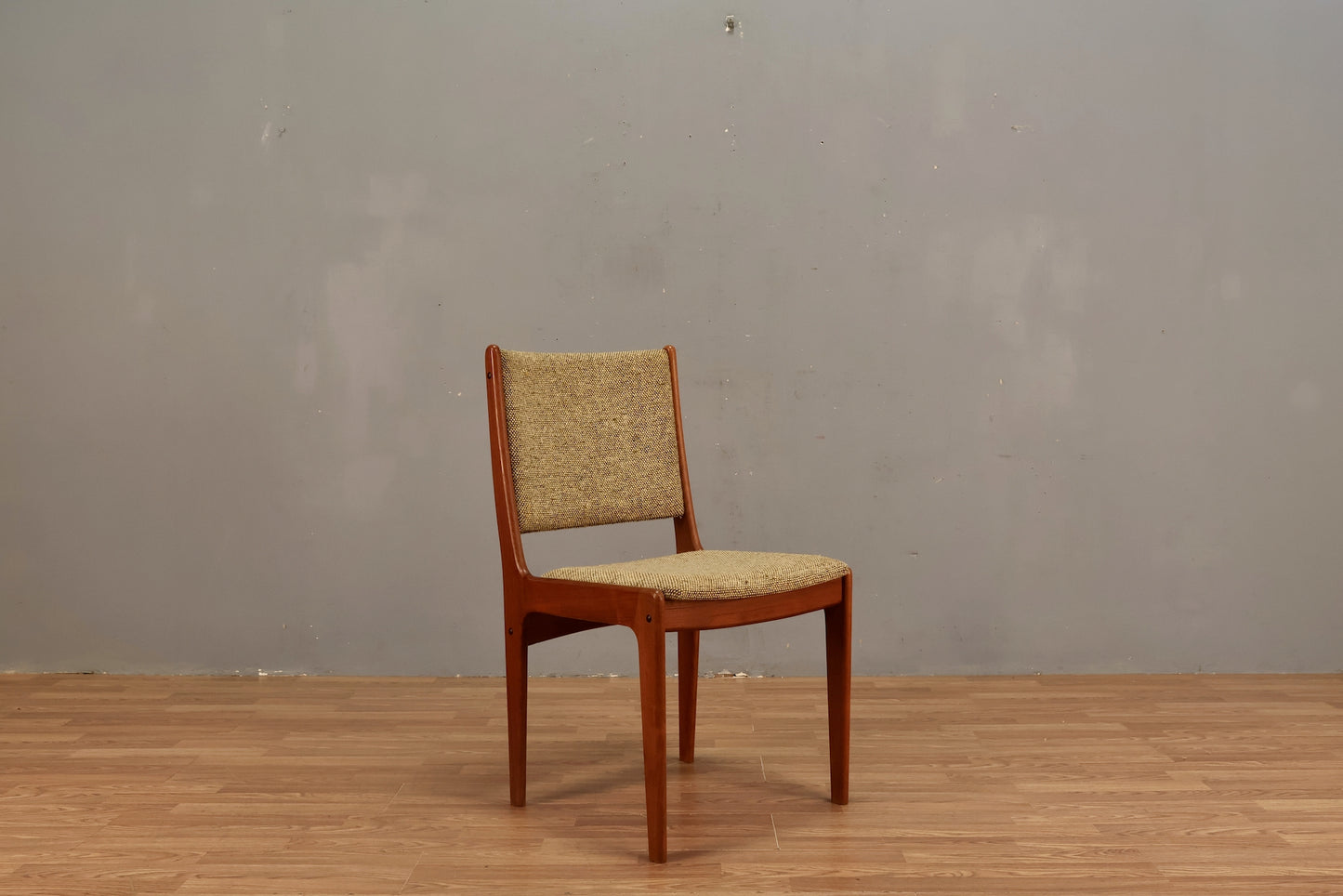 Mid Century Teak & Oatmeal Side Chair