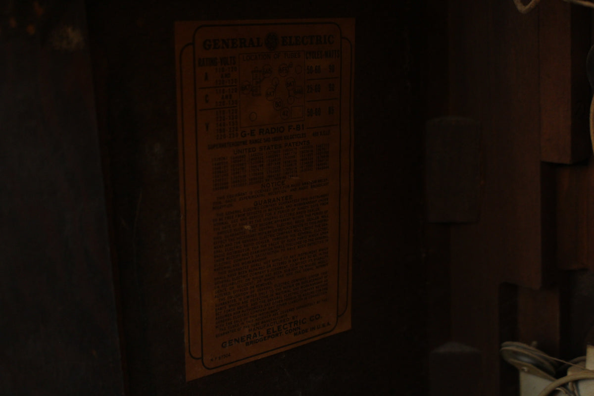 1930s General Electric Tombstone Prop Radio