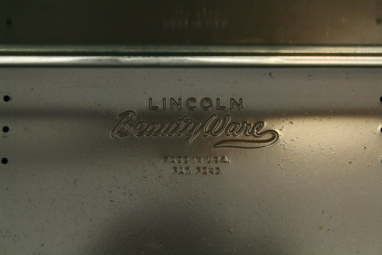 Lincoln BeautyWare Brown Bread Box