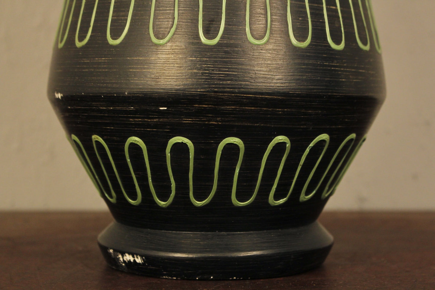 Black Ceramic Squiggles Table Lamp