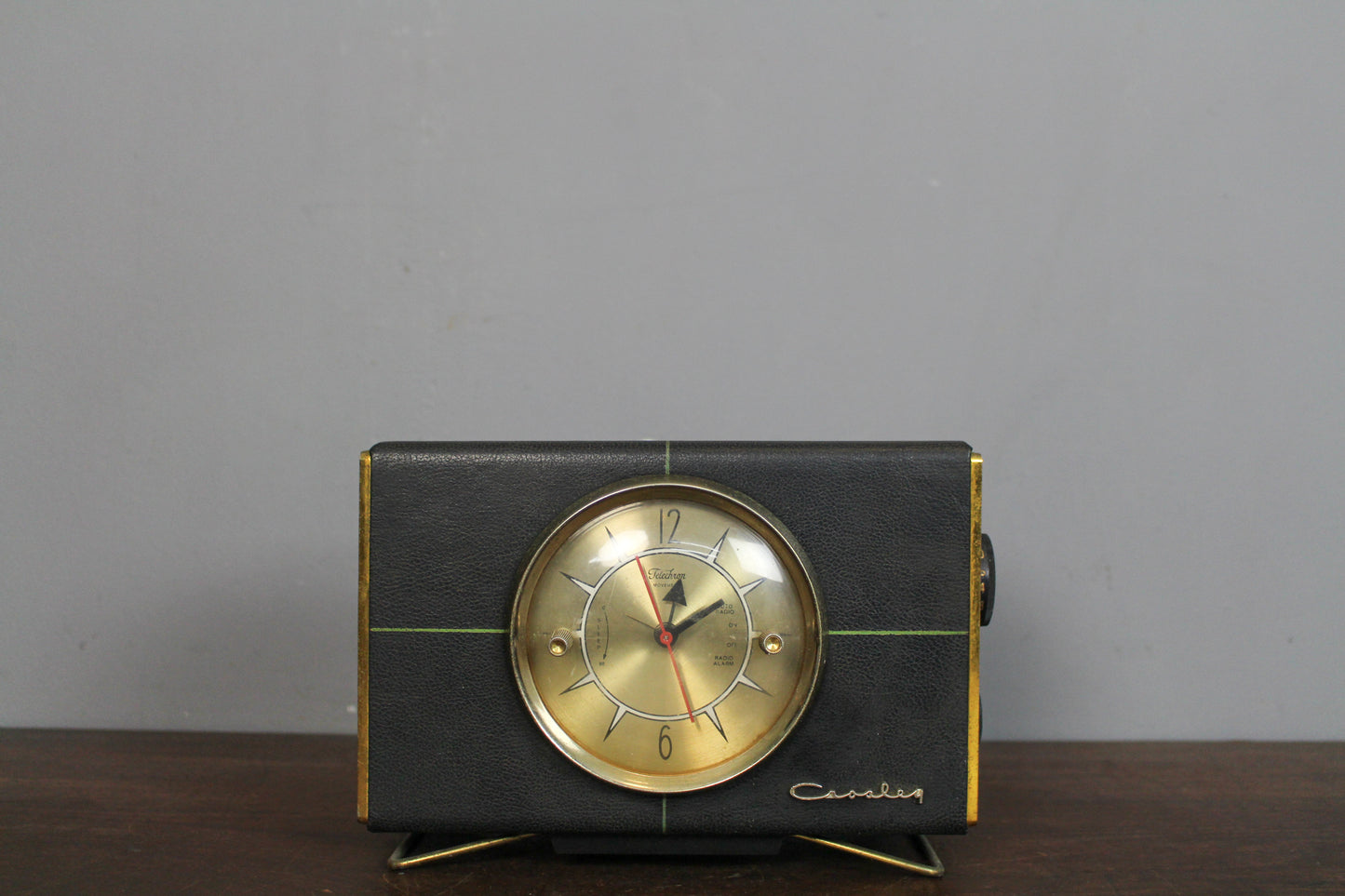 Crosley 1950s Prop Clock Radio