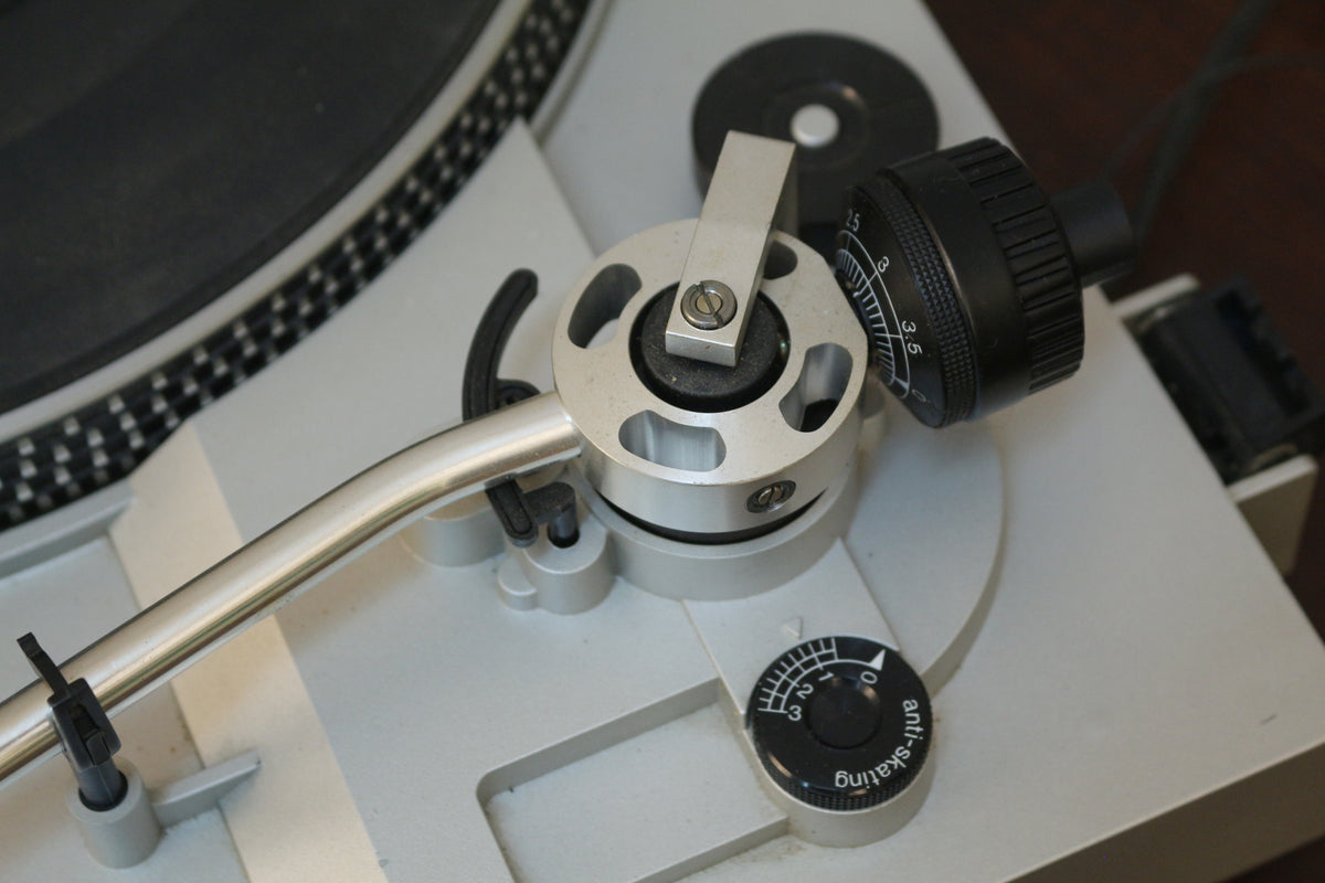 Technics SL-220 Turntable