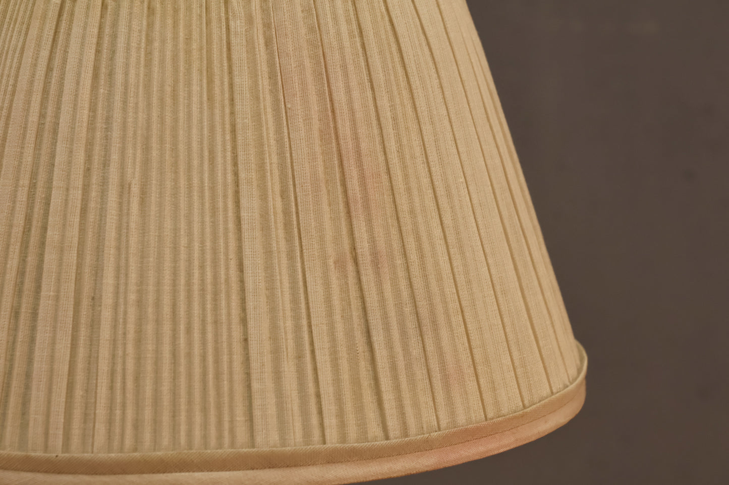 Slim White Iron Curlicue Side Table Floor Lamp