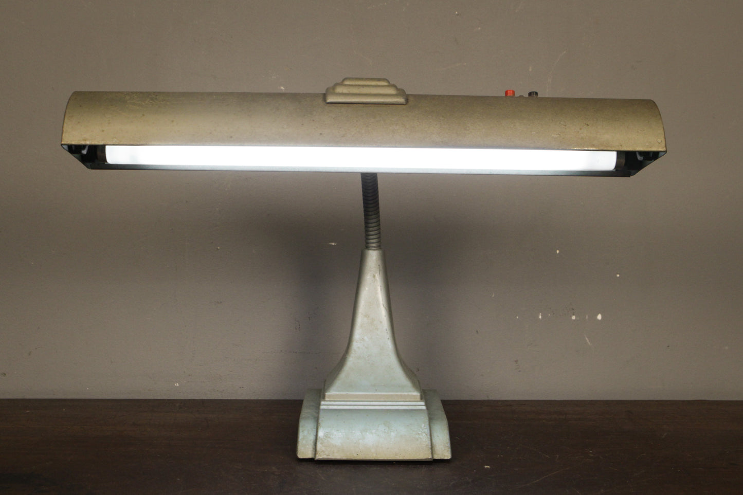Deco Industrial Gooseneck Banker's Lamp