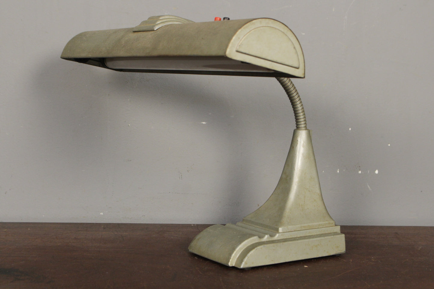 Deco Industrial Gooseneck Banker's Lamp