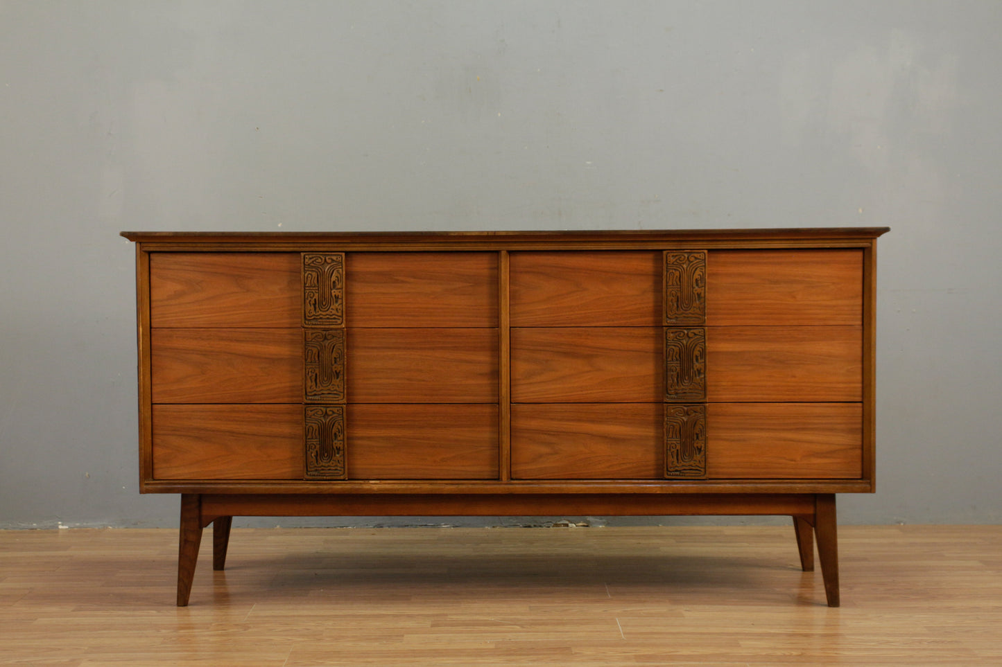 Bassett Carved Walnut 6-Drawer Dresser